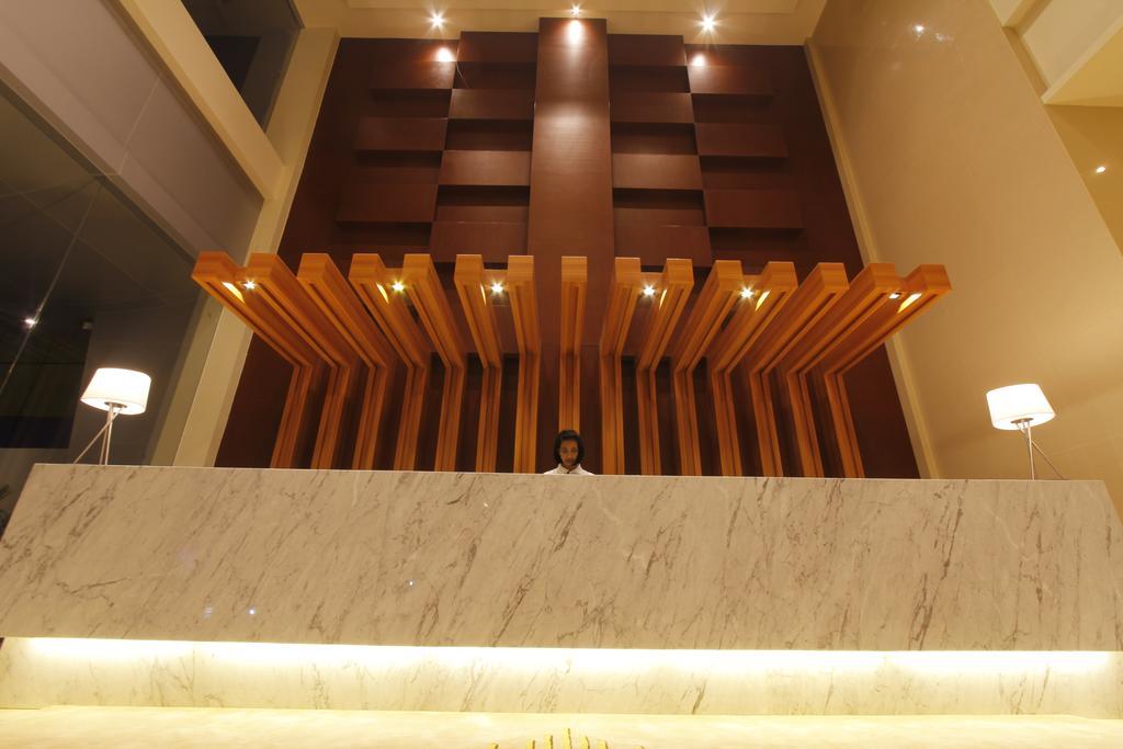 Royal Asnof Hotel Pekanbaru Eksteriør billede