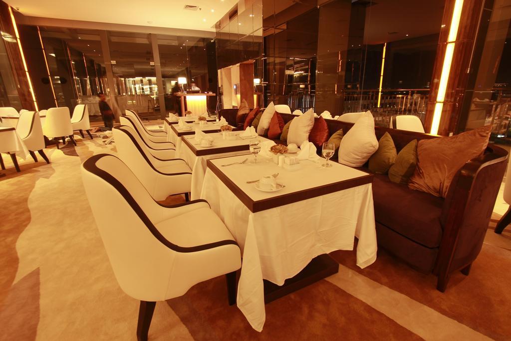 Royal Asnof Hotel Pekanbaru Eksteriør billede