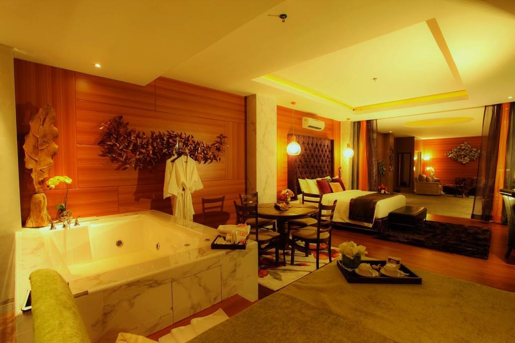 Royal Asnof Hotel Pekanbaru Eksteriør billede