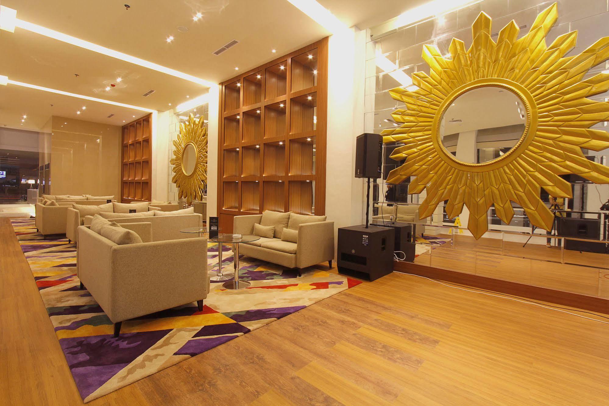 Royal Asnof Hotel Pekanbaru Eksteriør billede