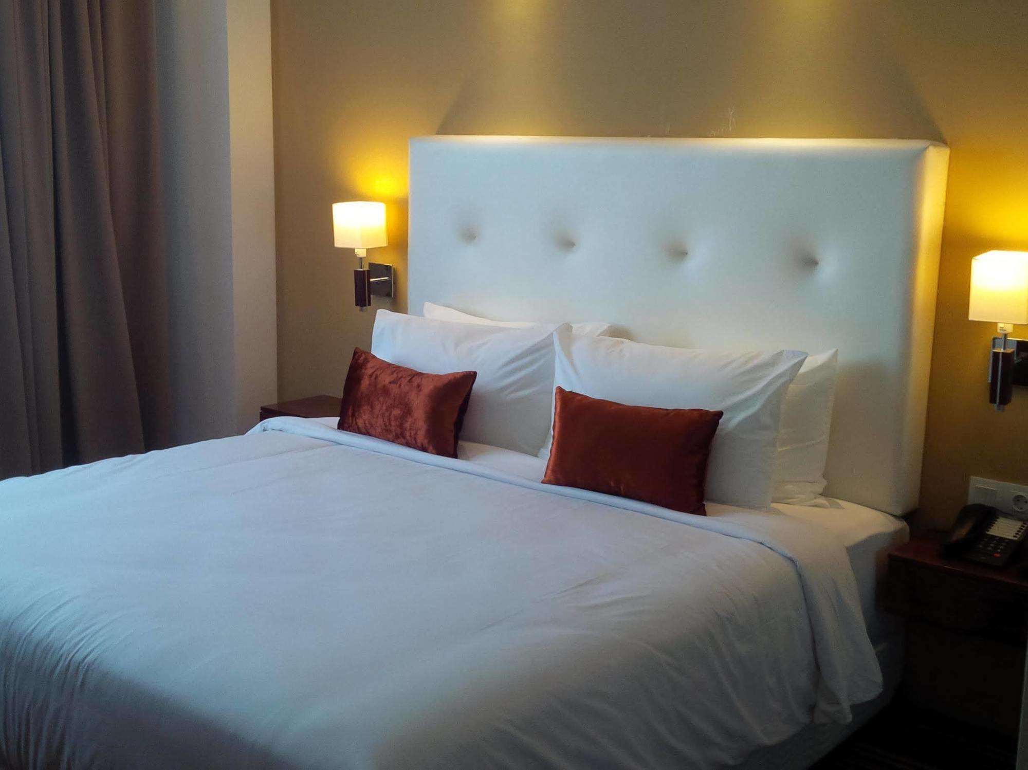 Royal Asnof Hotel Pekanbaru Eksteriør billede